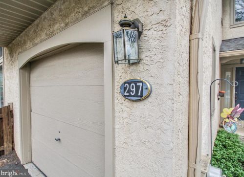 297 Ironwood Cir, Melrose Park, PA 19027-1336