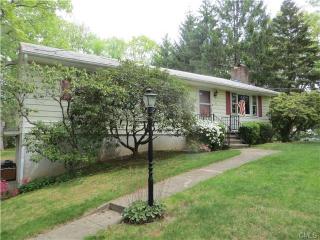 20 Belleview Dr, Derby, CT 06418-2345