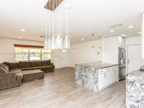 7891 11th St, Hollywood FL 33024-5148 exterior