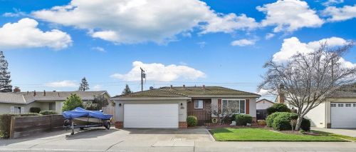 2230 Corbin Ln, Lodi, CA 95242-3624