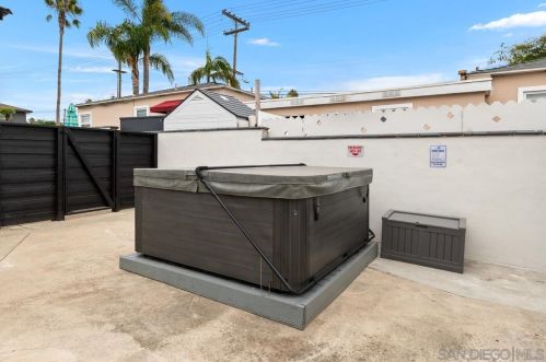 1671-75 Diamond St, San Diego CA exterior