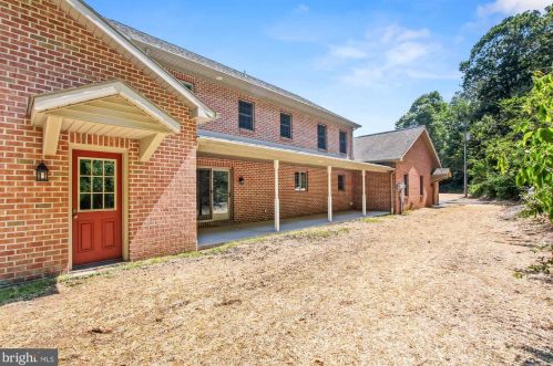 786 Arbor Dr, Red Lion PA  17356-8611 exterior