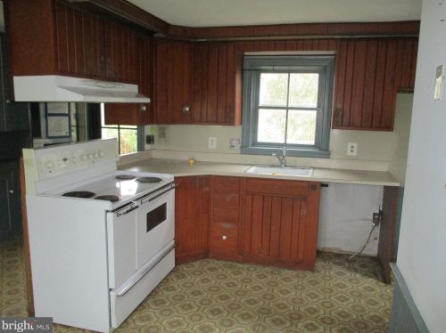 1810 Schwenksville Rd, Collegeville PA  19473-1942 exterior