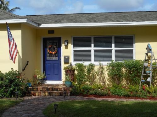 1815 Lake Ave, West Palm Beach, FL 33401-7225
