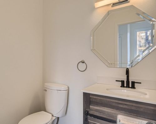 6319 Netherland Cir, Denver CO 80016-1323 exterior