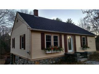 476 Woodstock Ave, Putnam, CT 06260-1028