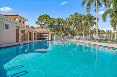330 Timberwalk Trl, Jupiter FL  33458-5594 exterior