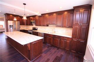 3435 1st St, Rockville Centre, NY 11572-5201