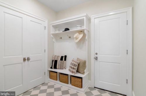 577 Jobel Dr, Tavistock NJ  08033-1034 exterior