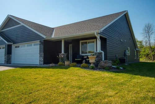 648 Kreekview Dr, East Farmington WI  54020-5860 exterior