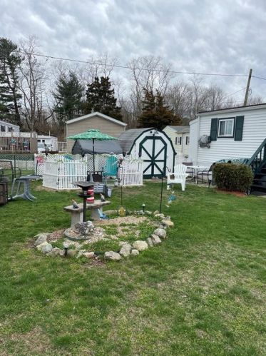 5 Krzak Rd, North Kingstown RI  02852 exterior