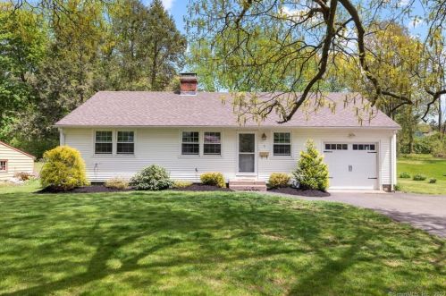 6 Westview Ter, Ellington, CT 06029-4154