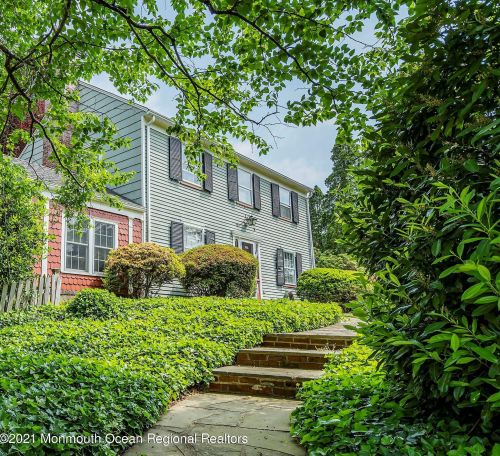 80 Hilltop Ter, Tinton Falls, NJ 07701-2417