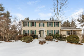 17 Dianna Rd, Londonderry, NH 03053-3237