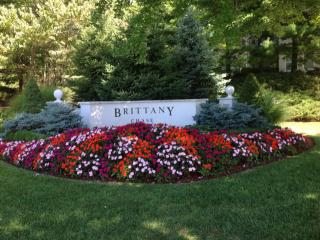 1024 Brittany Dr, Wayne NJ  07470-3230 exterior