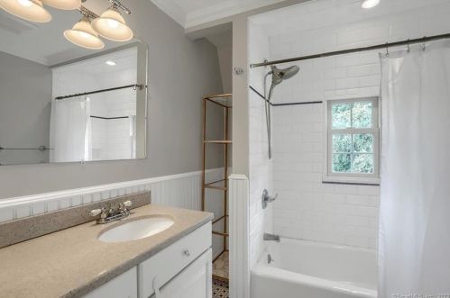 5 Hazel St, Norwalk CT  06851-3016 exterior