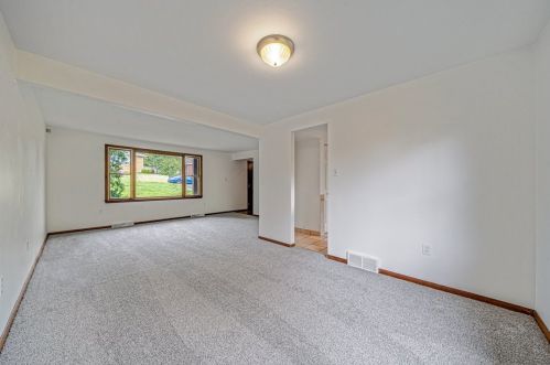 212 Halsey Dr, Mckeesport PA  15132-7510 exterior