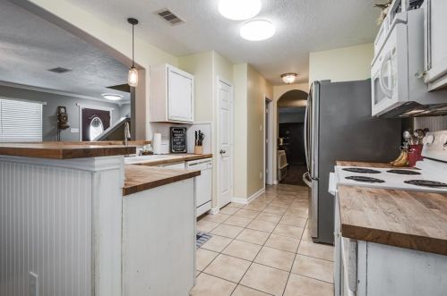 11210 Amber Park Dr, Conroe TX 77303-4371 exterior