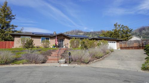 1630 Baja Ct, Santa Rosa, CA 95409-3901