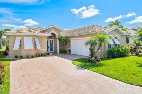 28191 L Burton Fletcher Ct, Bonita Springs, FL 34135-2501