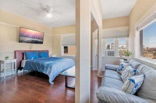 2129 B St, San Diego CA 92102-1848 exterior