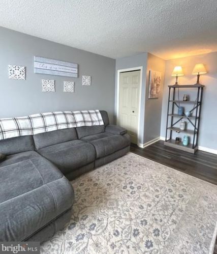 29 Johns Dr, West Enola PA  17025-2694 exterior