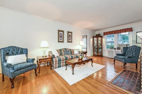 233 Chatterton Pkwy, White Plains NY  10606-2235 exterior