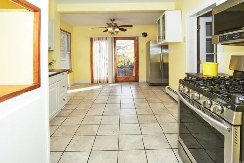 10 Royce Ave, Middletown NY  10940-4709 exterior