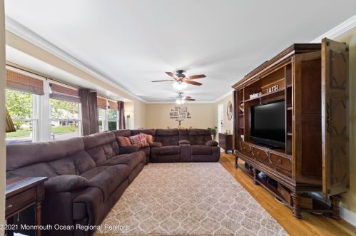 15 Sandburg Dr, Morganville NJ  07751-1428 exterior