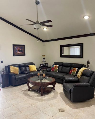 11700 Pope Ave, Lynwood CA  90262-4676 exterior