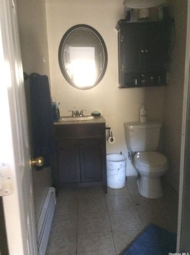 32 Aster Ave, Holtsville NY  11742-1703 exterior