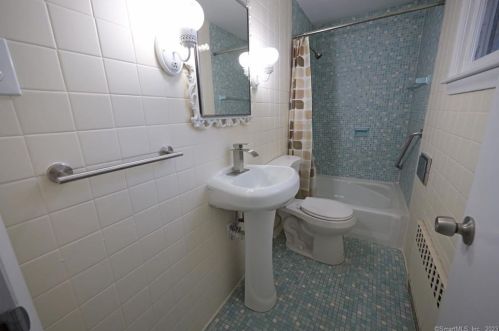 26 Hampton St, New Britain CT  06053-3210 exterior