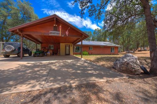 777 Dunstone Dr, Oroville, CA 95966-8009
