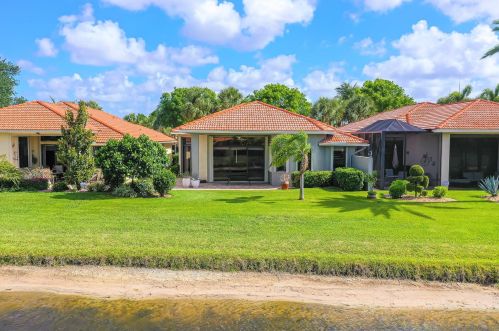 6967 Boscanni Dr, Boynton Beach FL  33437-3720 exterior