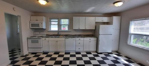 384 Wood St, Wilmington OH  45177-1239 exterior