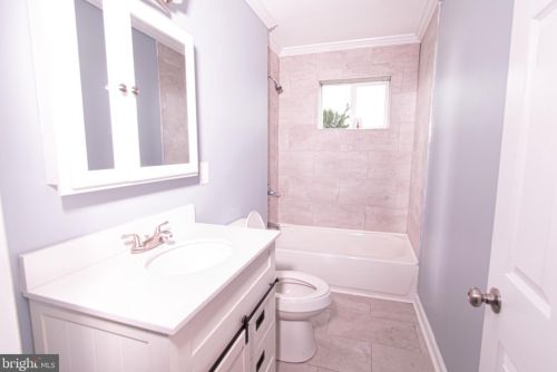 6112 Keystone St, Philadelphia PA 19135-2422 exterior