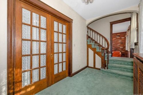 20 Belmont Ave, New Rochelle, NY 10801-4604