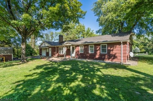 518 Route 31, East Amwell Township NJ  08551-1221 exterior