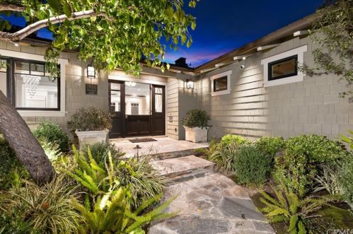 2050 Shipway Ln, Newport Beach CA  92660-4336 exterior