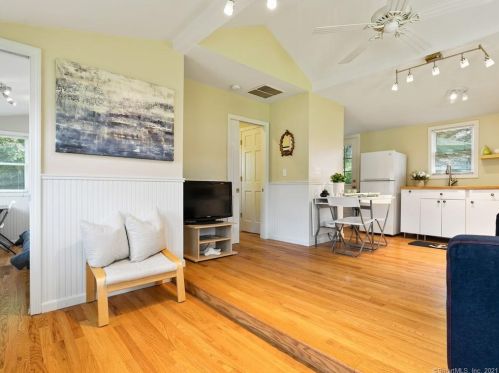 2 Noyes Rd, Lyme CT  06371-1636 exterior