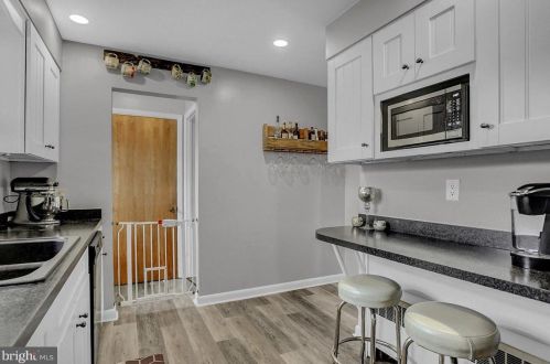 19 Columbia Dr, Camp Hill PA  17011-7636 exterior