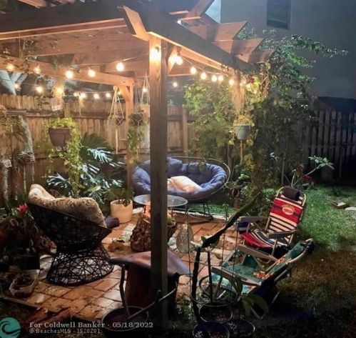 1600 22nd Ave, Hollywood FL  33020-2609 exterior