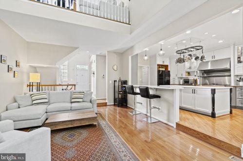 11410 Hollow Timber Ct, Herndon VA  20194-1980 exterior