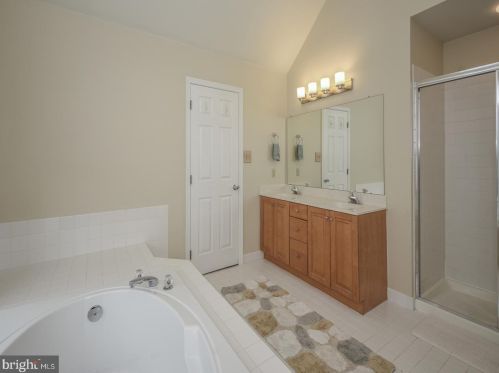 167 Meadow View Ln, Lansdale PA  19446-5930 exterior