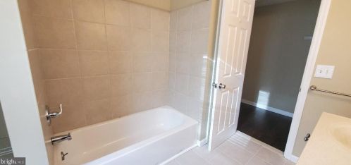 932 Dover Rd, West Deptford NJ  08093-1713 exterior