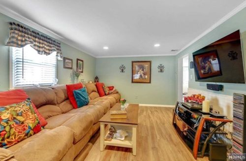 437 Northern Pkwy, Ridgewood NJ  07450-1720 exterior