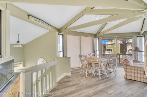 406 Eisenhower Ave, Pelican Island NJ  08751-1625 exterior