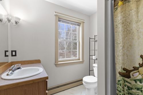 54 Tibbetts Rd, Fremont NH  03044-3573 exterior