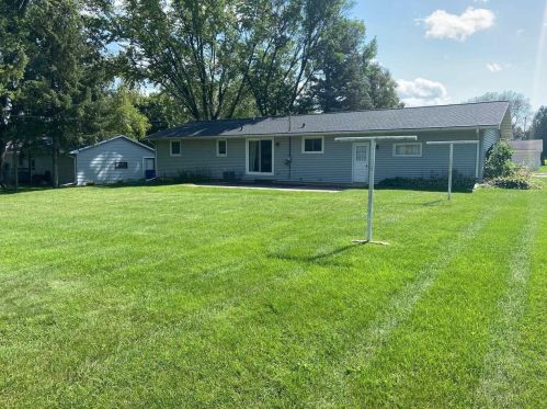 1572 Bruce Ln, Green Bay, WI 54313-5526