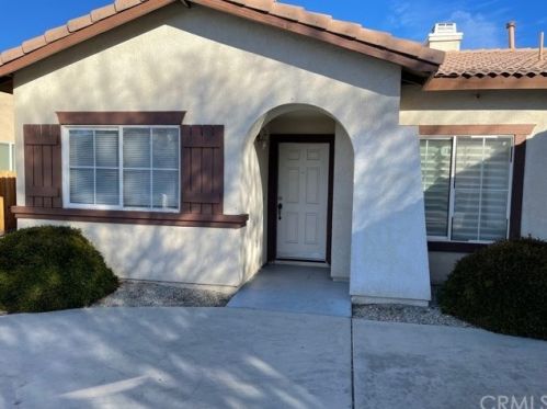 13290 Dos Palmas Rd, Victorville, CA 92392-8323